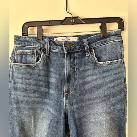 Hollister Curvy High Rise Mom jeans size 9 regular - Picture 3 of 6